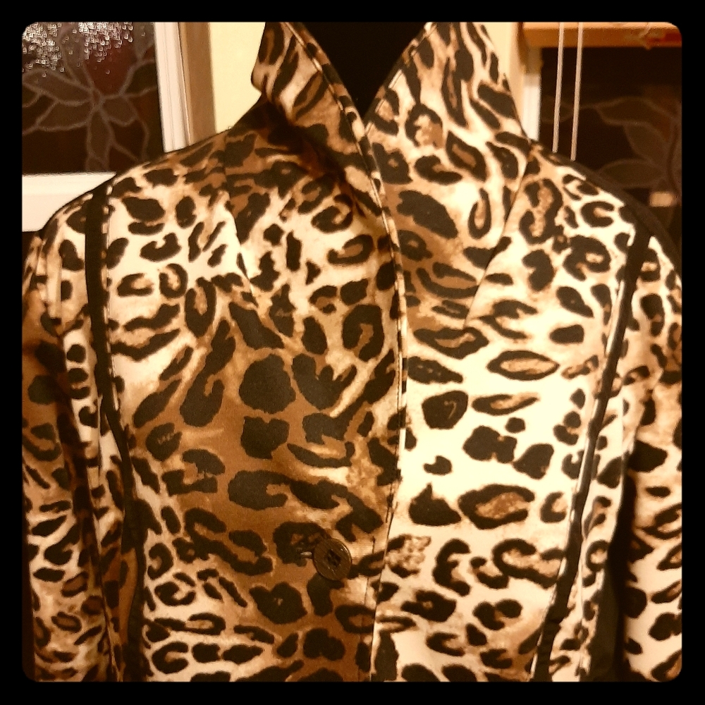 CHICOS JACKET SIZE 3